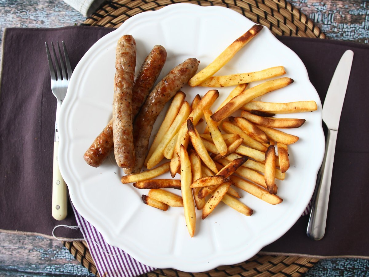 Air Fryer'da sosisleri nasıl pişirebilirim?
