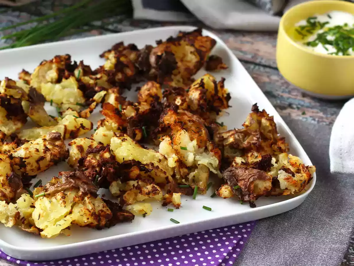 Air Fryer ile ezilmiş patates, ultra çıtır garnitür!