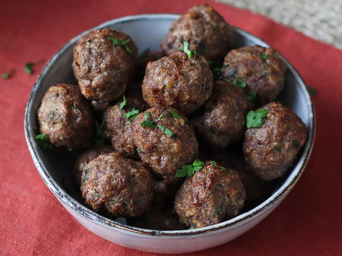Airfryer’da Yumuşacık Köfte: Dana Etli Kolay ve Hızlı Tarif - fotoğraf 4
