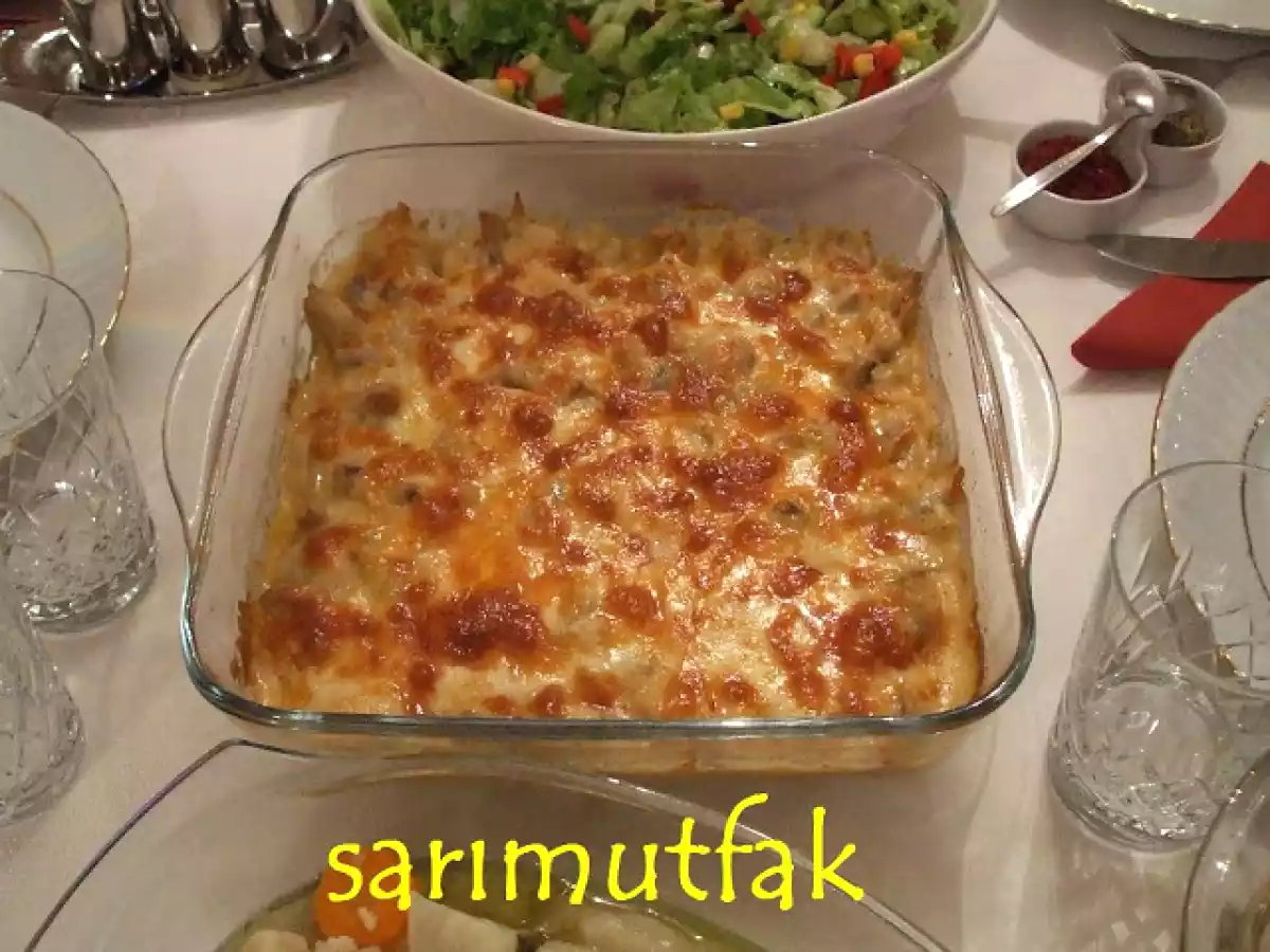 AKŞAM YEMEĞİ SOFRASI VE BEŞAMELLİ MANTAR
