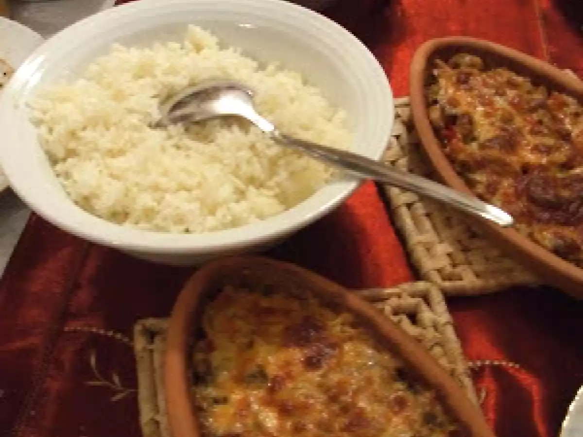 AKŞAM YEMEĞİ SOFRASI VE SOYA SOSLU MISIR - fotoğraf 2