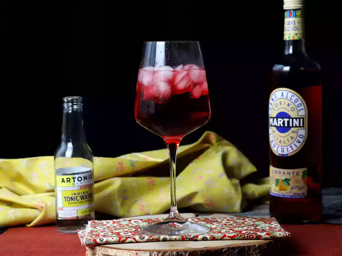 Alkolsüz martini tonik, taze, meyveli kokteyl!