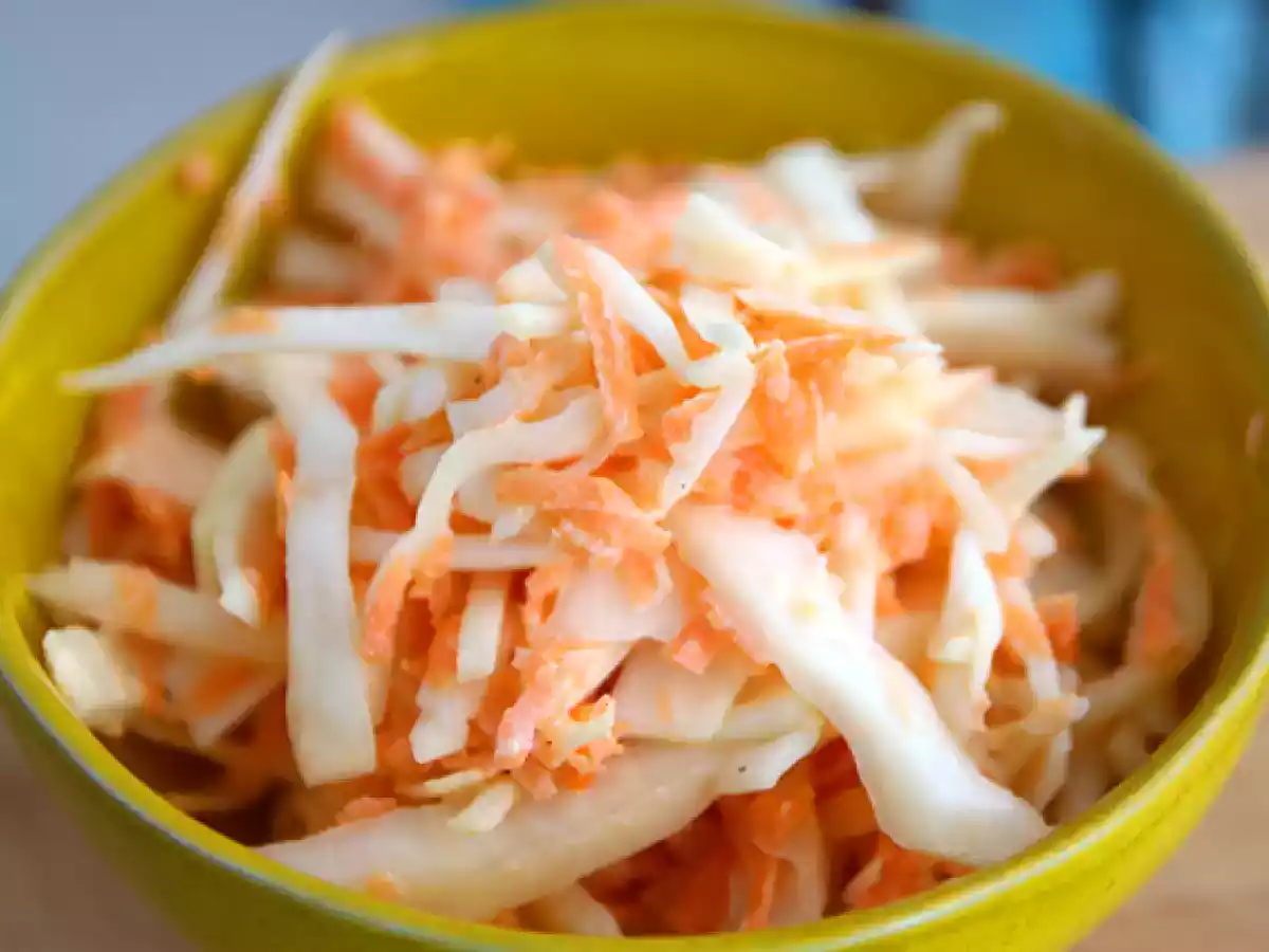 Amerikan usulü coleslaw (lahana ve havuç salatası) - fotoğraf 3