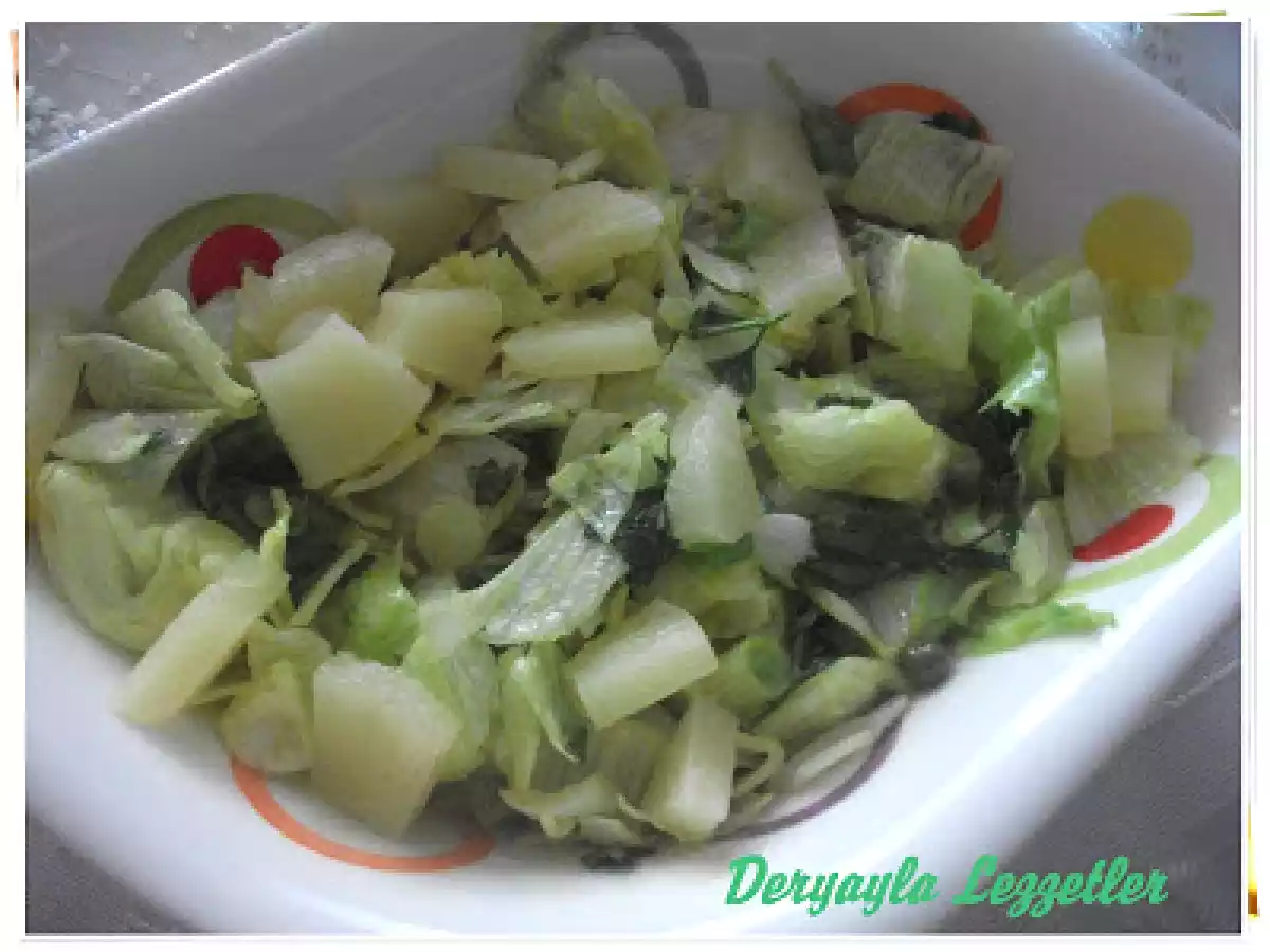 Ananaslı Kaparili Yeşil Salata