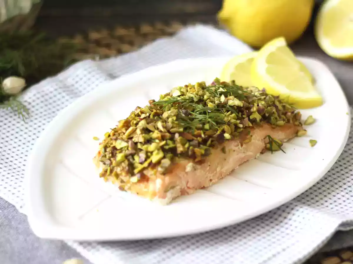 Antep fıstığı kabuğunda somon
