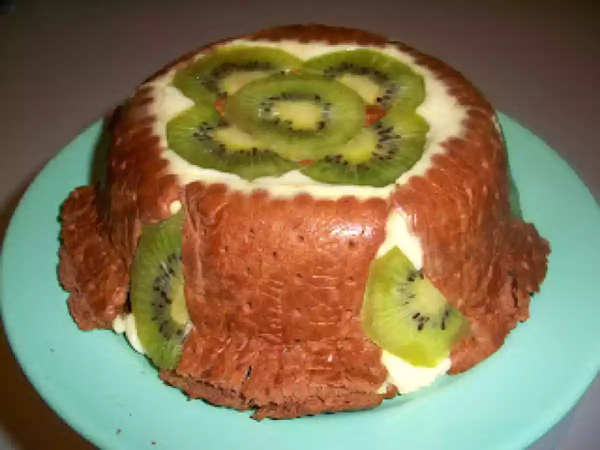 Antep Fıstıkıl Pudingli Kivili Pasta