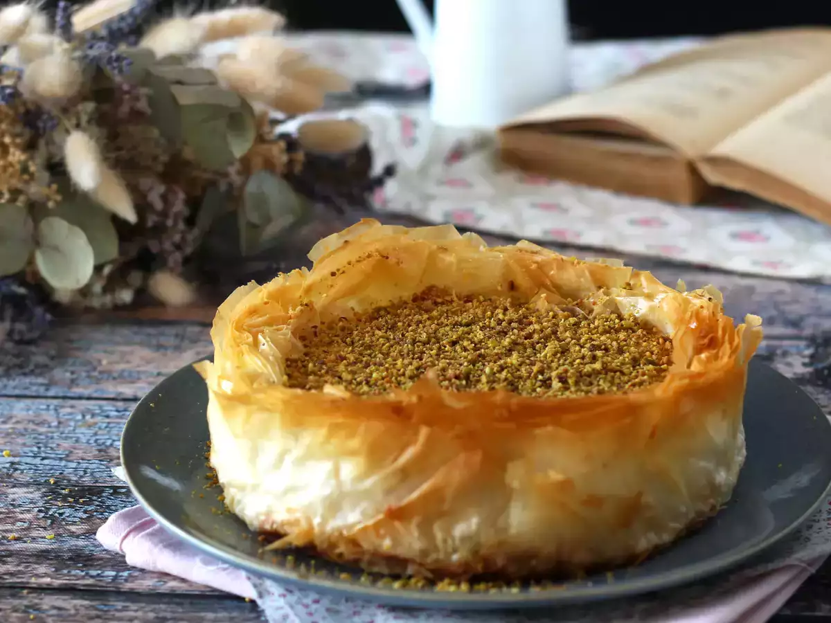 Antep fıstıklı, gevrek ve eriyen baklava tarzı cheesecake - fotoğraf 5