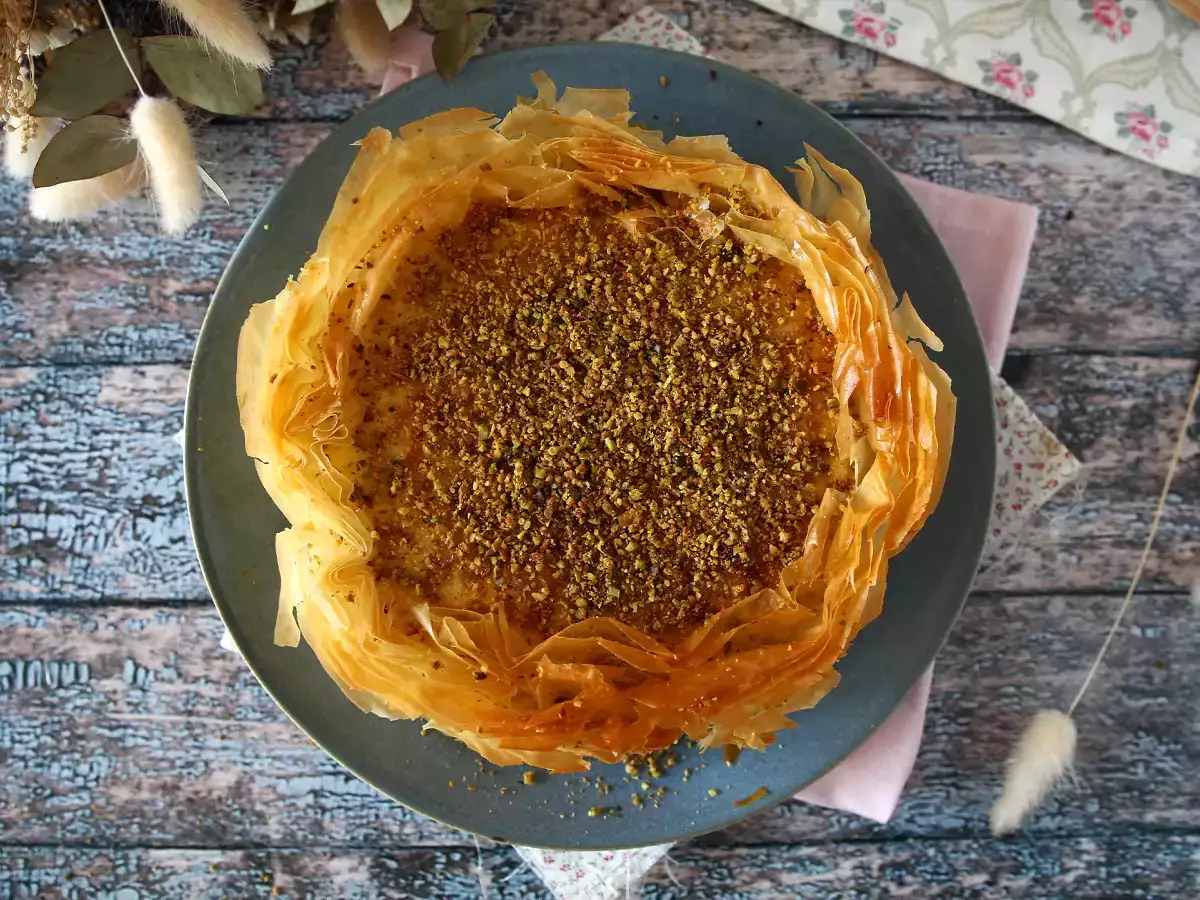 Antep fıstıklı, gevrek ve eriyen baklava tarzı cheesecake - fotoğraf 6