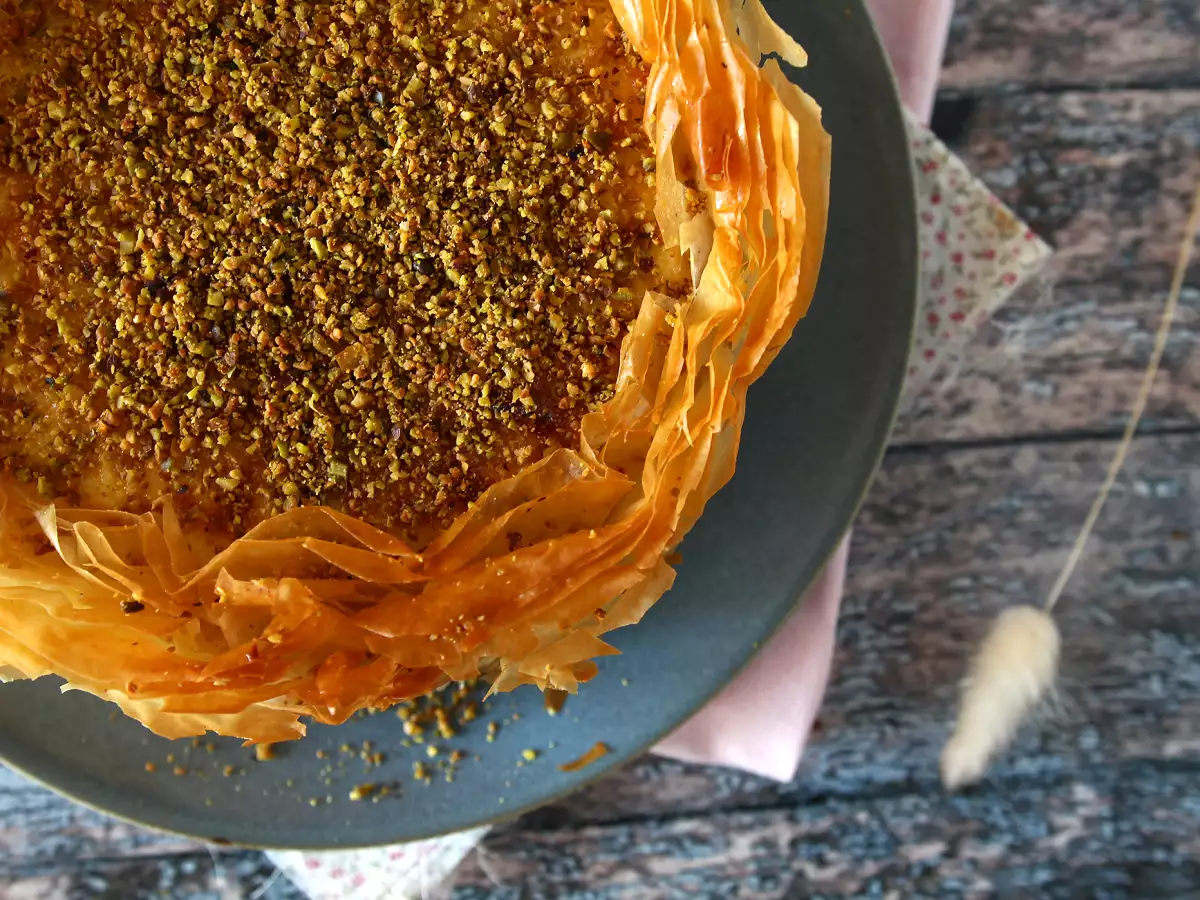 Antep fıstıklı, gevrek ve eriyen baklava tarzı cheesecake - fotoğraf 7