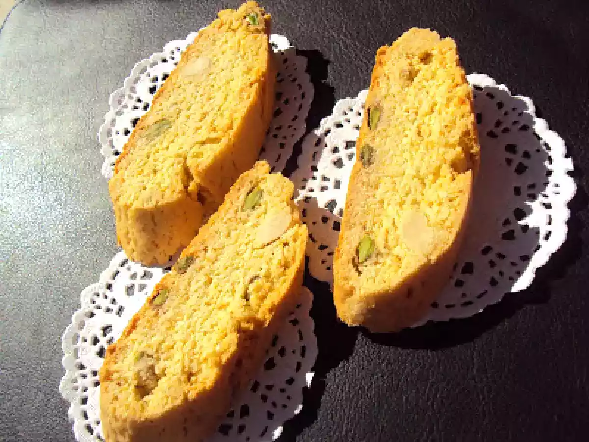 Antepfıstıklı ve Bademli Biscotti
