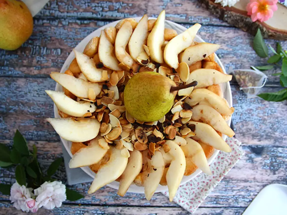 Armut ve kızarmış bademli charlotte - fotoğraf 2