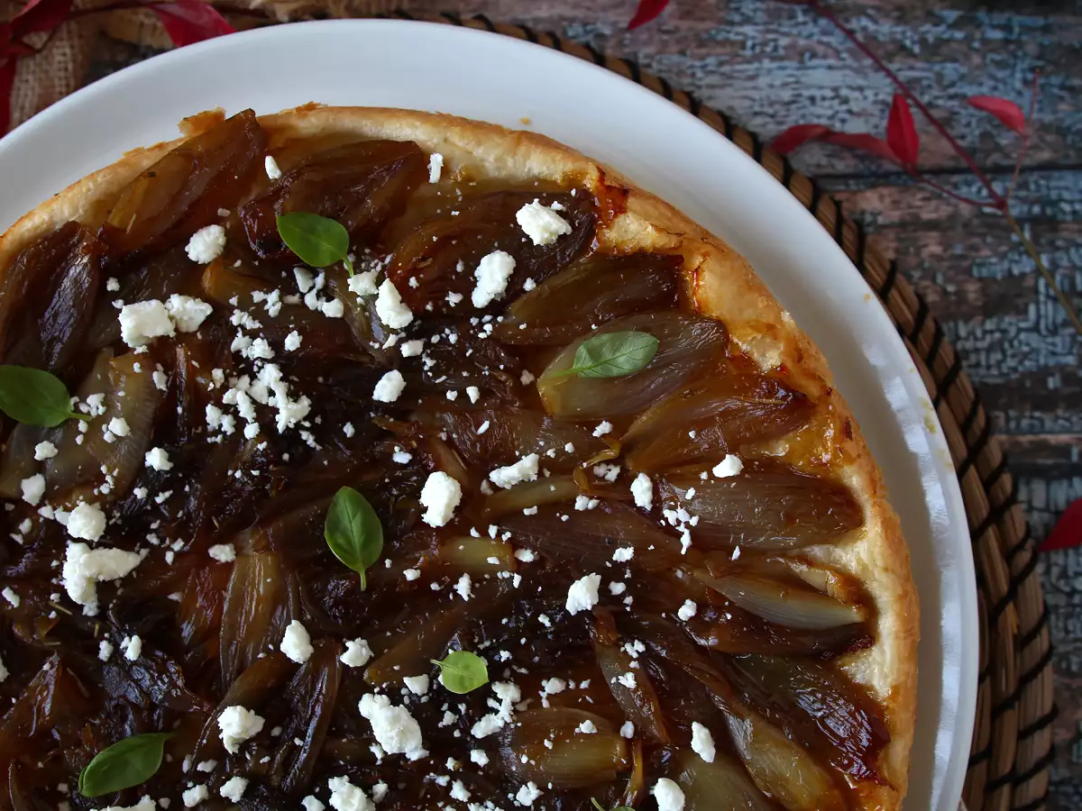 Arpacık soğanlı ve beyaz peynirli tarte tatin, karşı konulmaz tuzlu versiyon! - fotoğraf 7