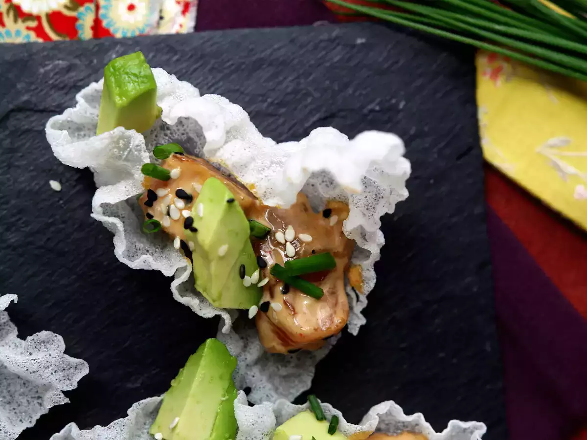 Asya tacoları: pirinç cipsinde somon tartar - fotoğraf 6