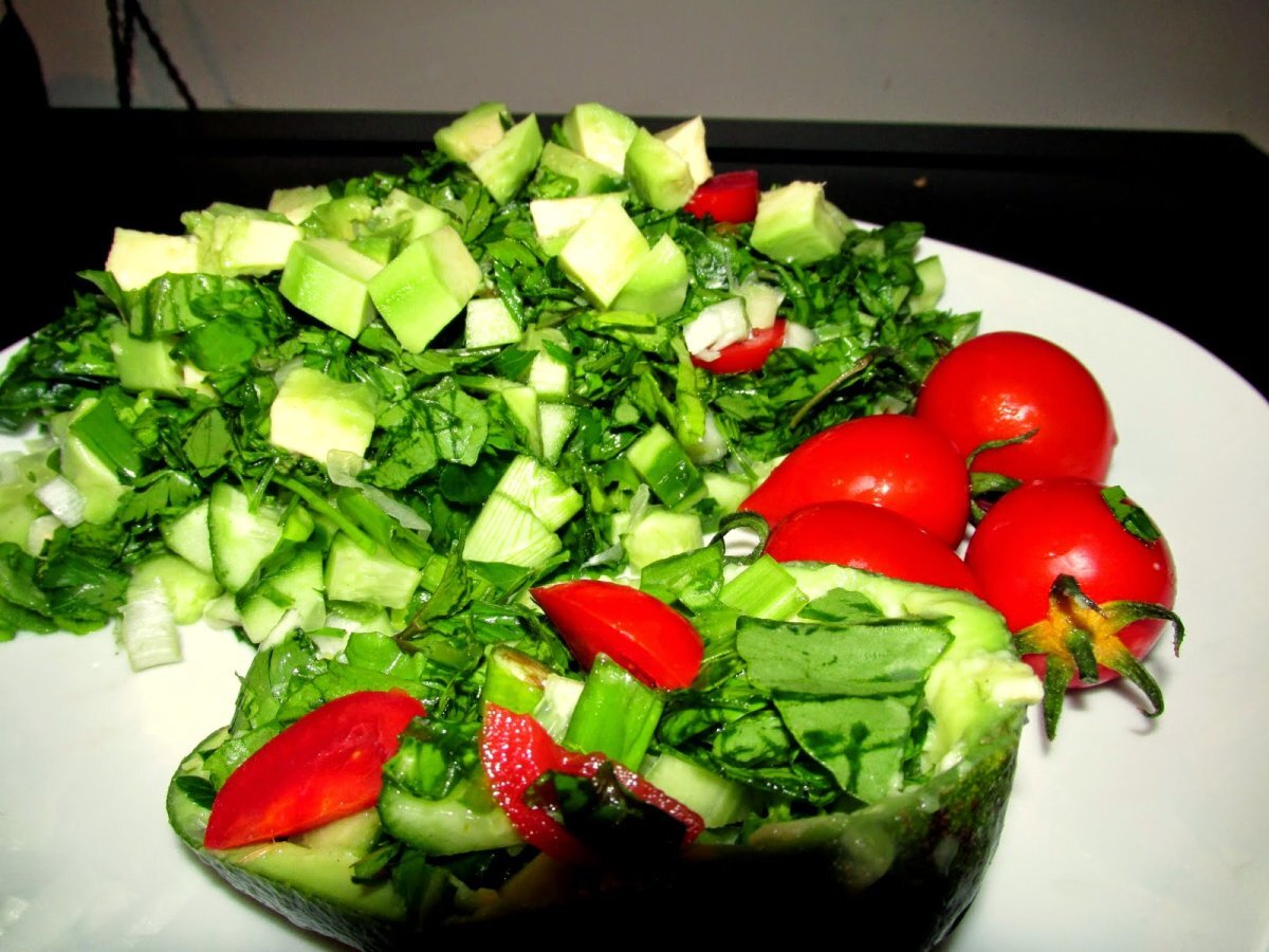 AVAKADO SALATASI