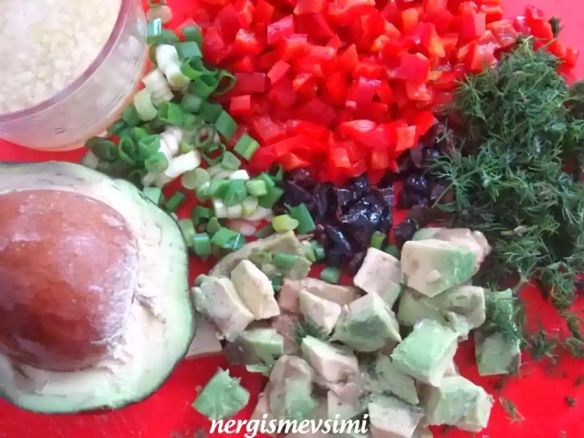 AVOKADO SALATASI - fotoğraf 2