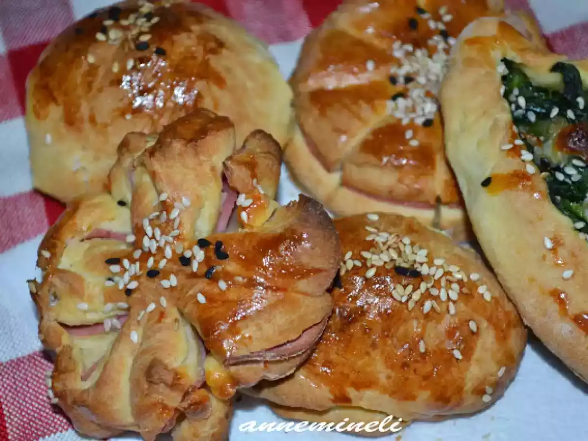 AYNI HAMURDAN POĞAÇA ÇEŞİTLERİ