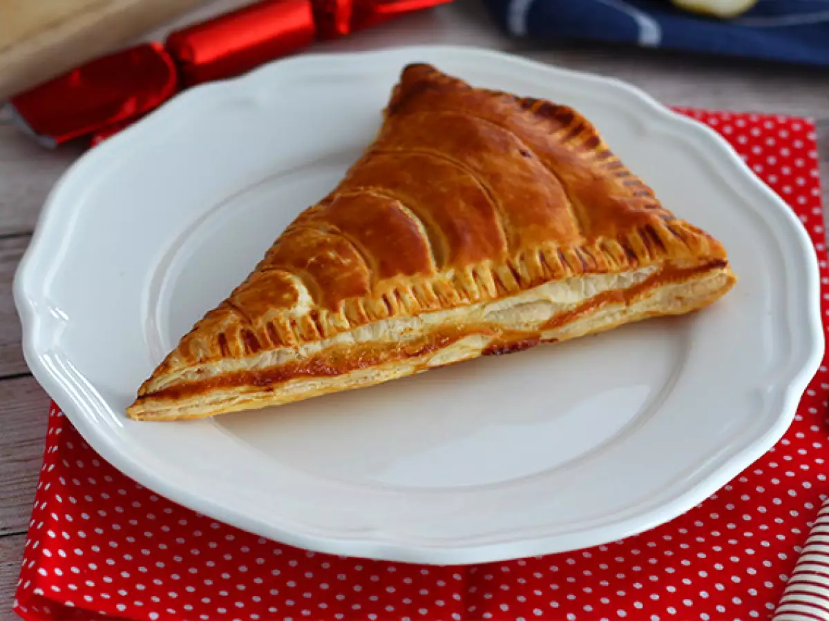 Ayrı porsiyonlarda armut frangipane