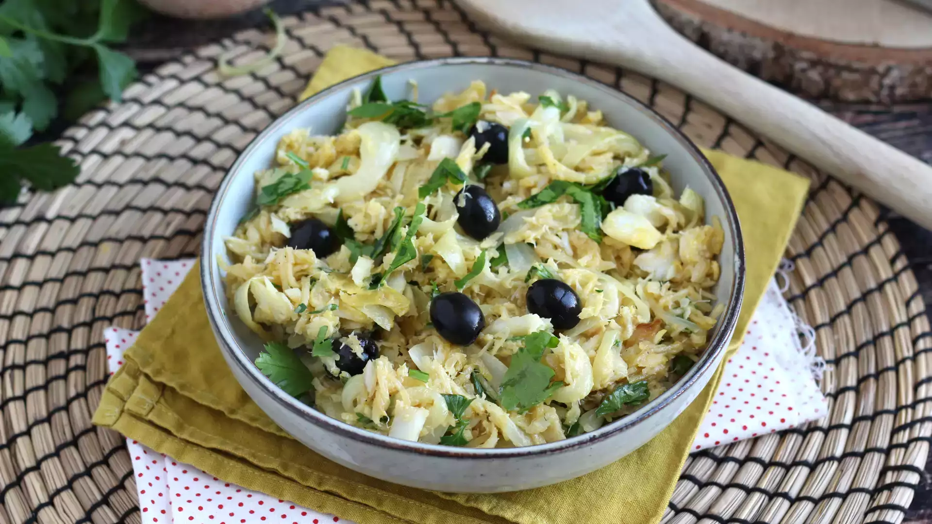Bacalhau à brás, kolay ve lezzetli geleneksel bir portekiz tarifi