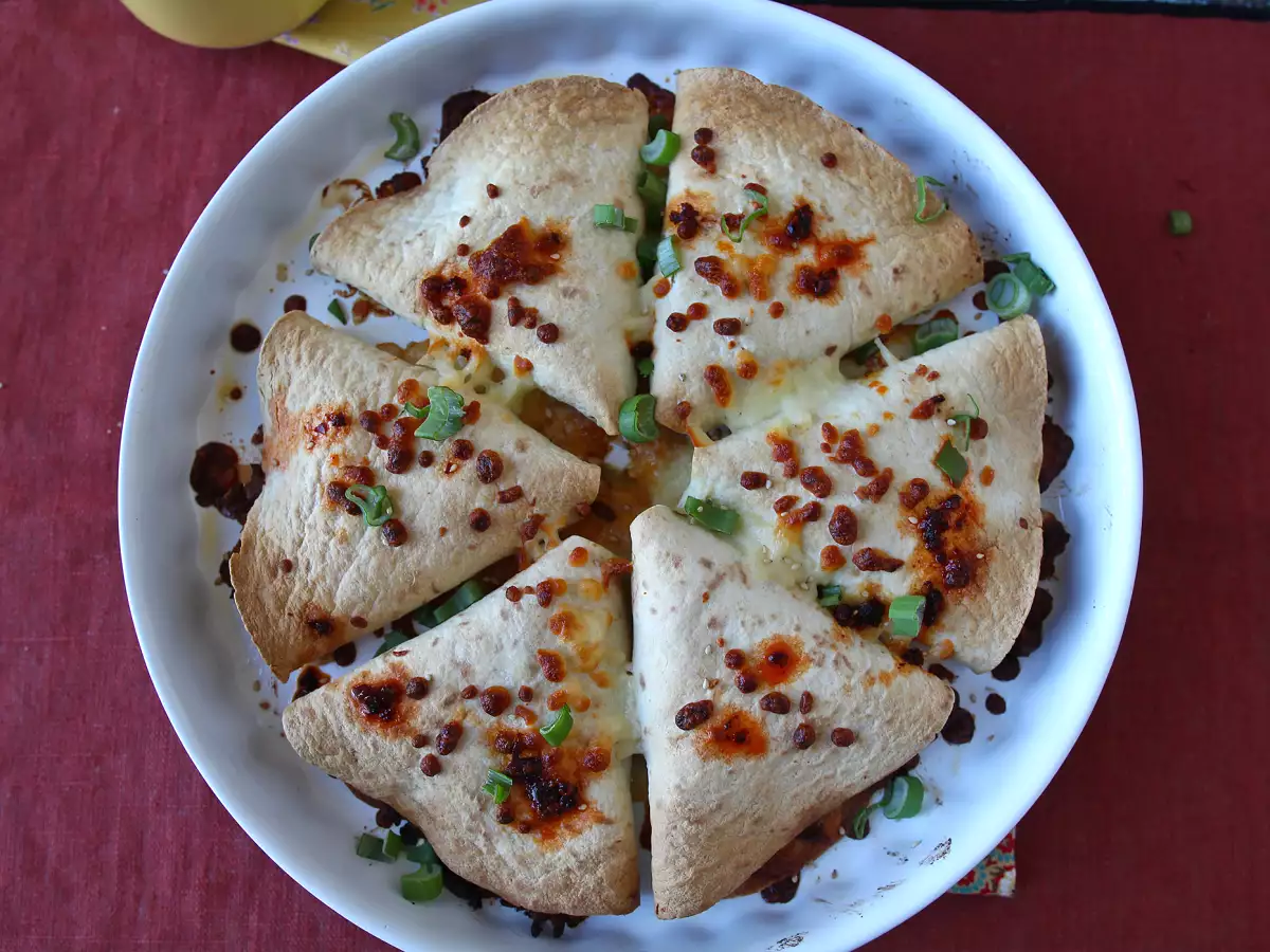 Baharatlı Dana Etli Fırında Quesadilla Usulü Tortillalar - fotoğraf 4