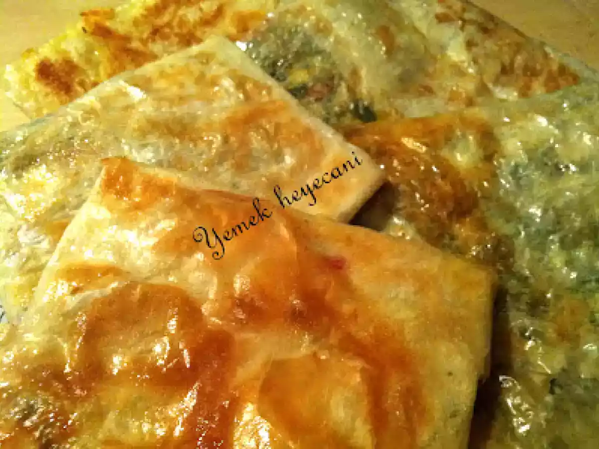 Baklava yufkası ile tavada gözleme - fotoğraf 2