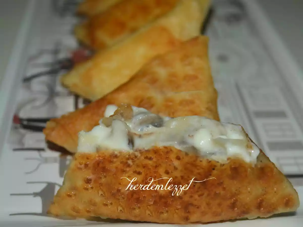 BEŞAMELLİ MANTARLI MUSKA BÖREĞİ