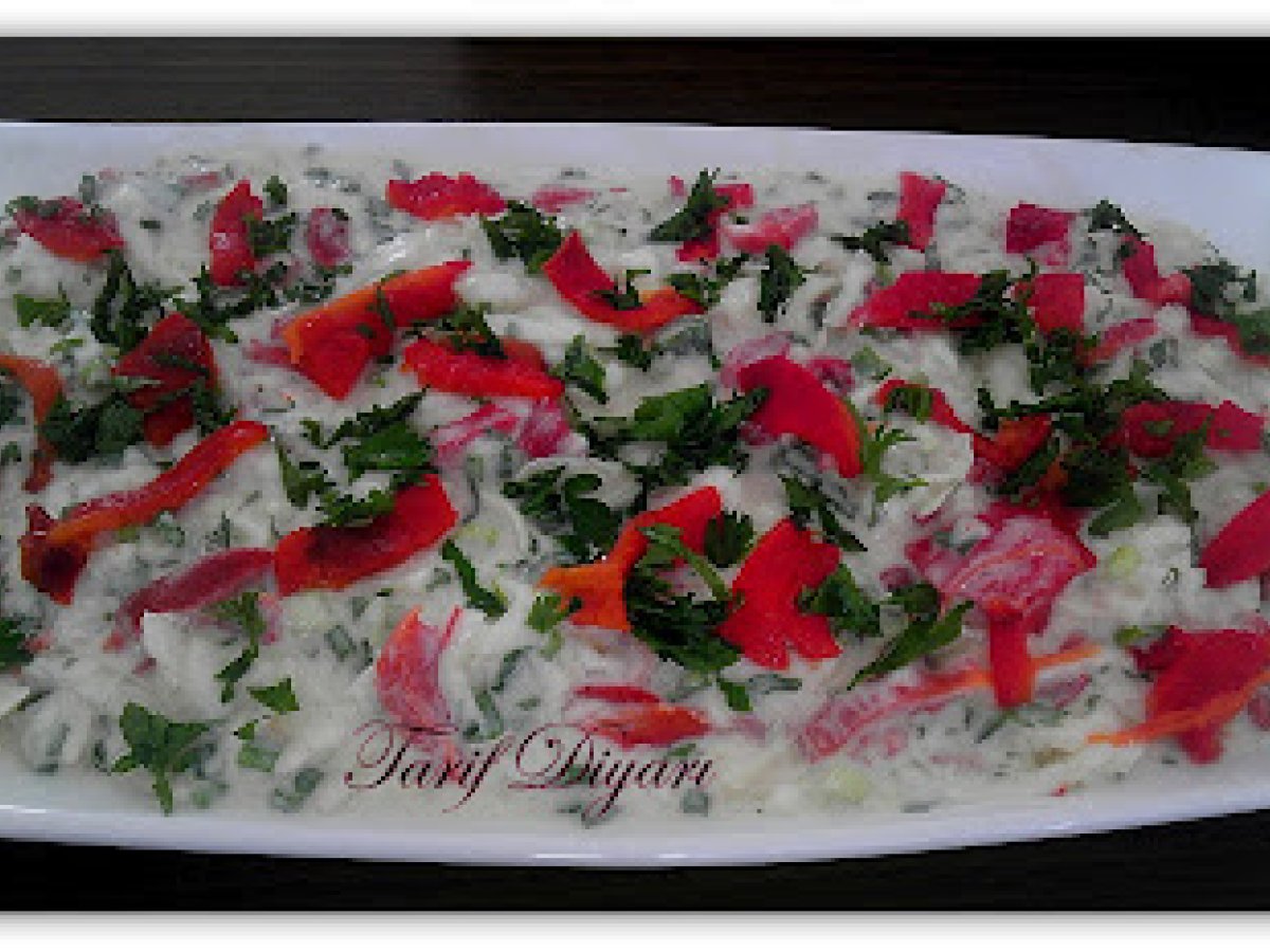 BEYAZ LAHANA SALATASI