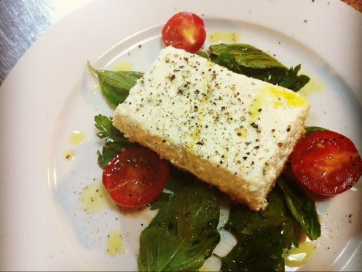 Beyaz peynir terrine