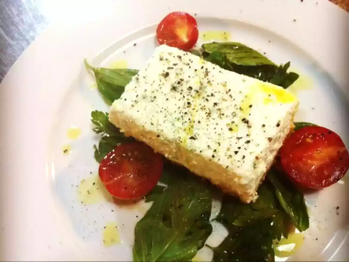 Beyaz peynir terrine