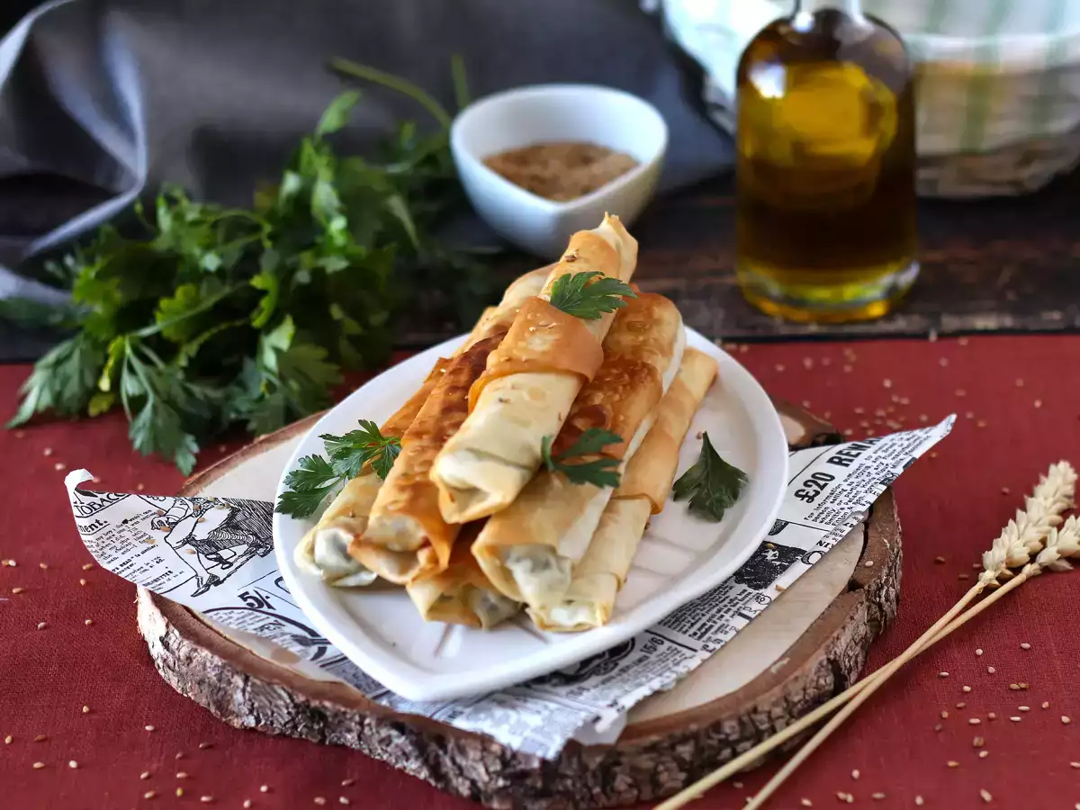 Beyaz peynirli ve maydanozlu börek - fotoğraf 7