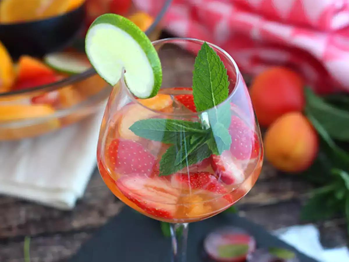 Beyaz şaraplı Sangria - Beyaz Sangria - fotoğraf 3