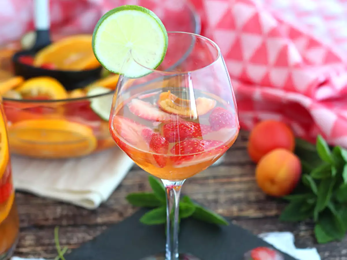 Beyaz şaraplı Sangria - Beyaz Sangria - fotoğraf 6