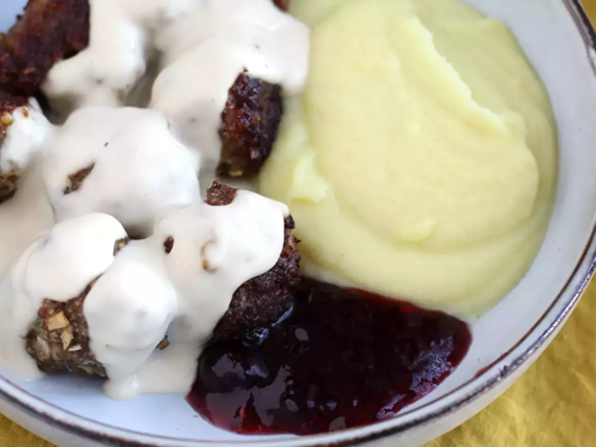 Beyaz soslu Ikea köfte - fotoğraf 2