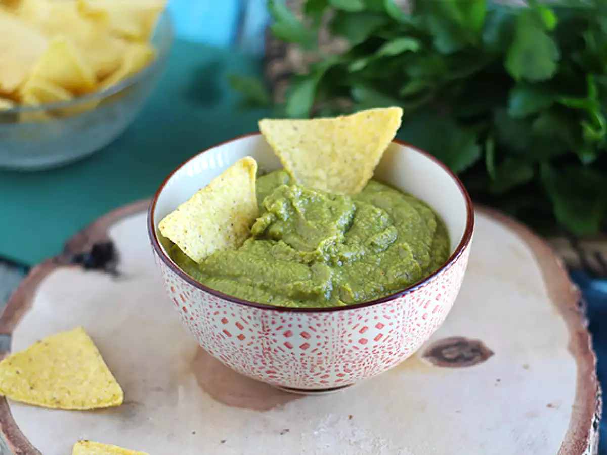 Bezelyeli ve misket limonlu guacamole - fotoğraf 2