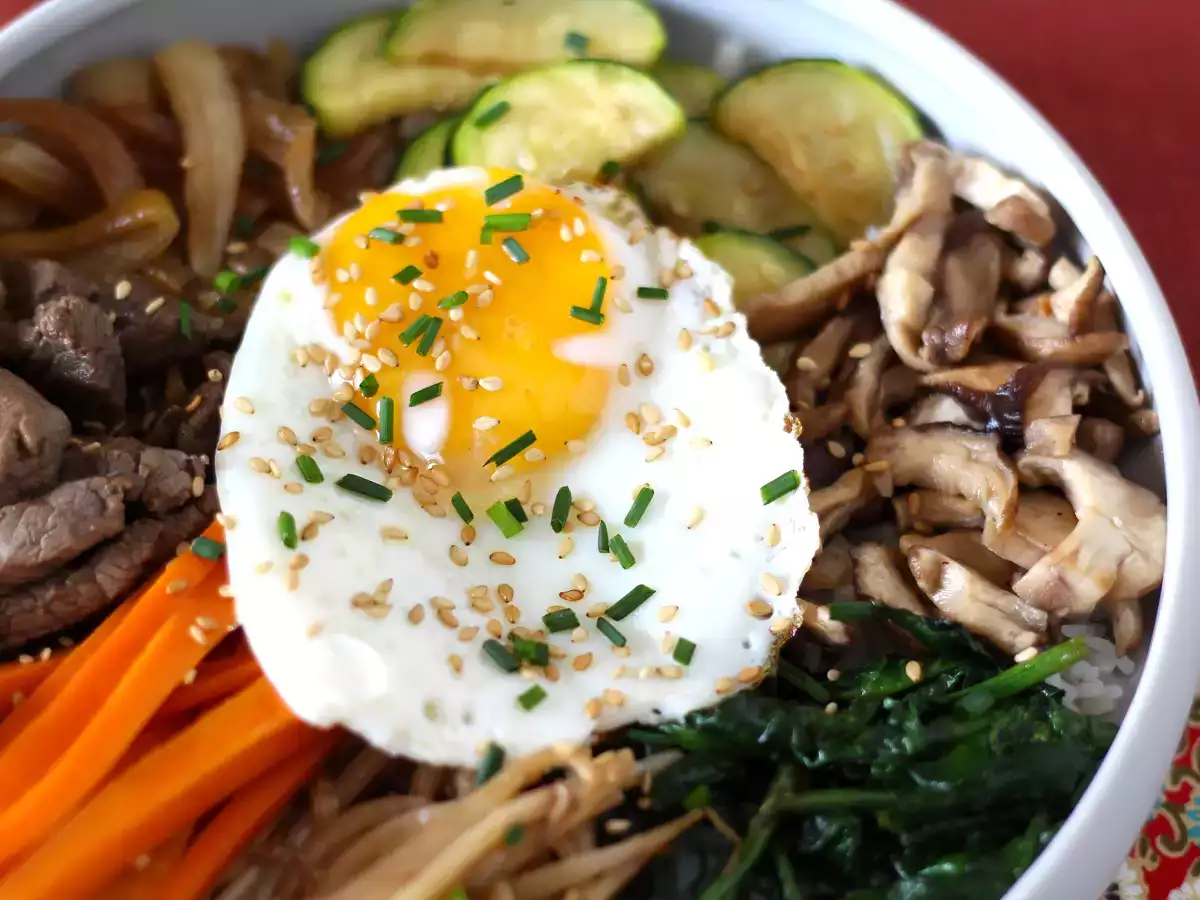 Bibimbap, geleneksel Kore yemeği - fotoğraf 3