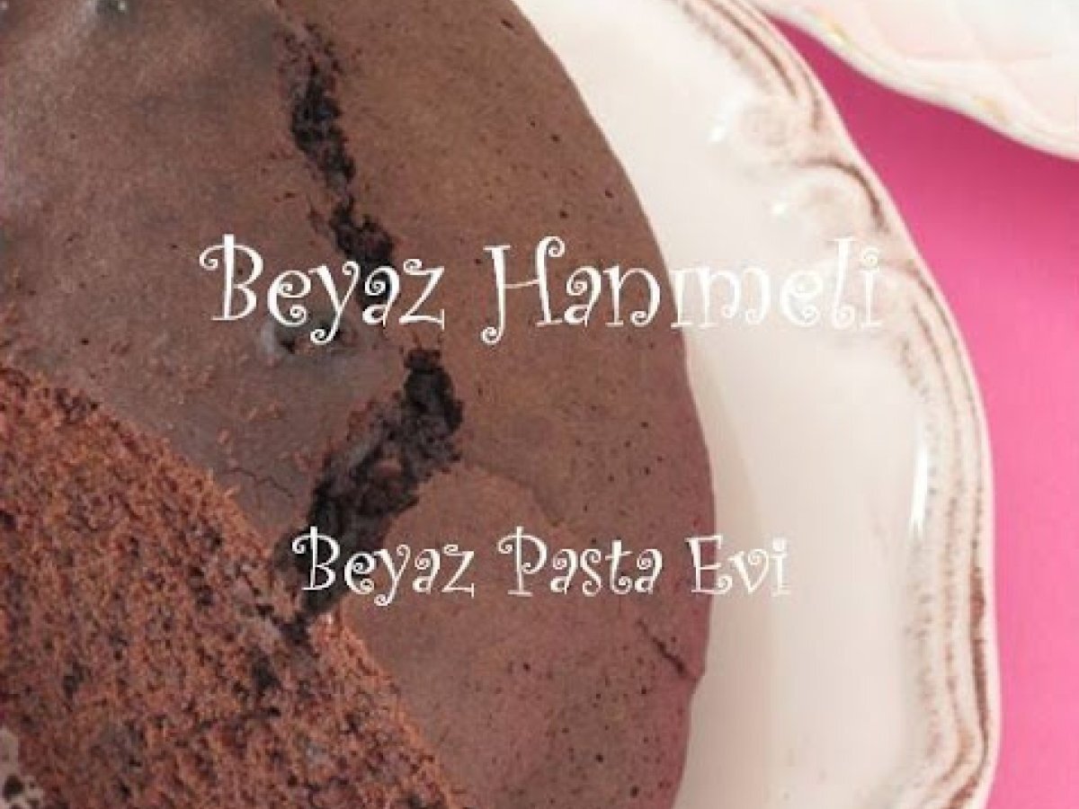 Bitter çikolatalı kek