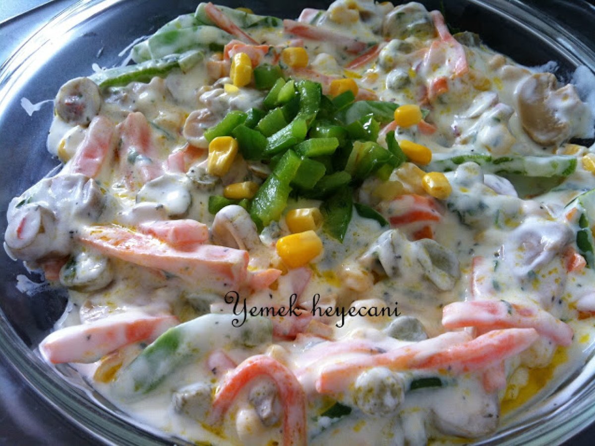 Bol sebzeli jülyen salata