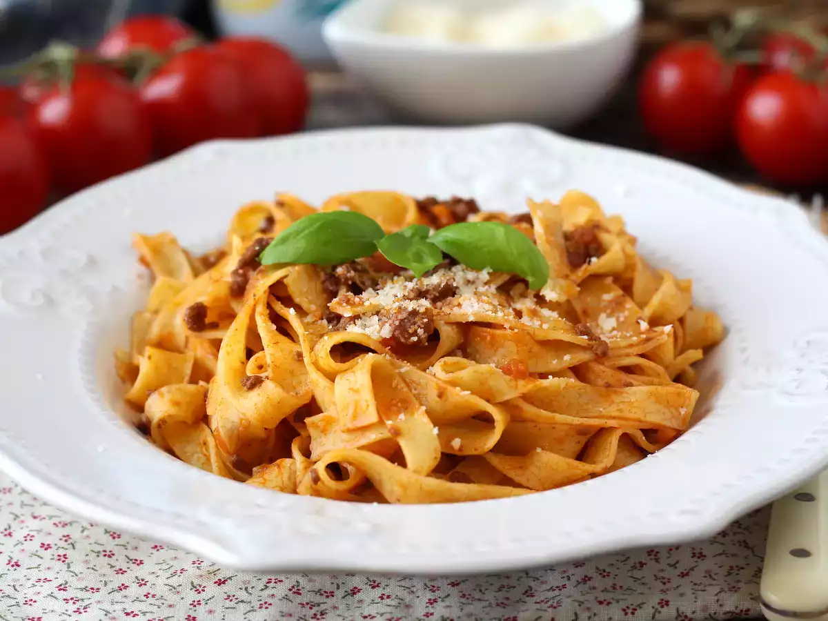 Bolonez soslu makarna - tagliatelle al ragù alla bolognese - fotoğraf 3