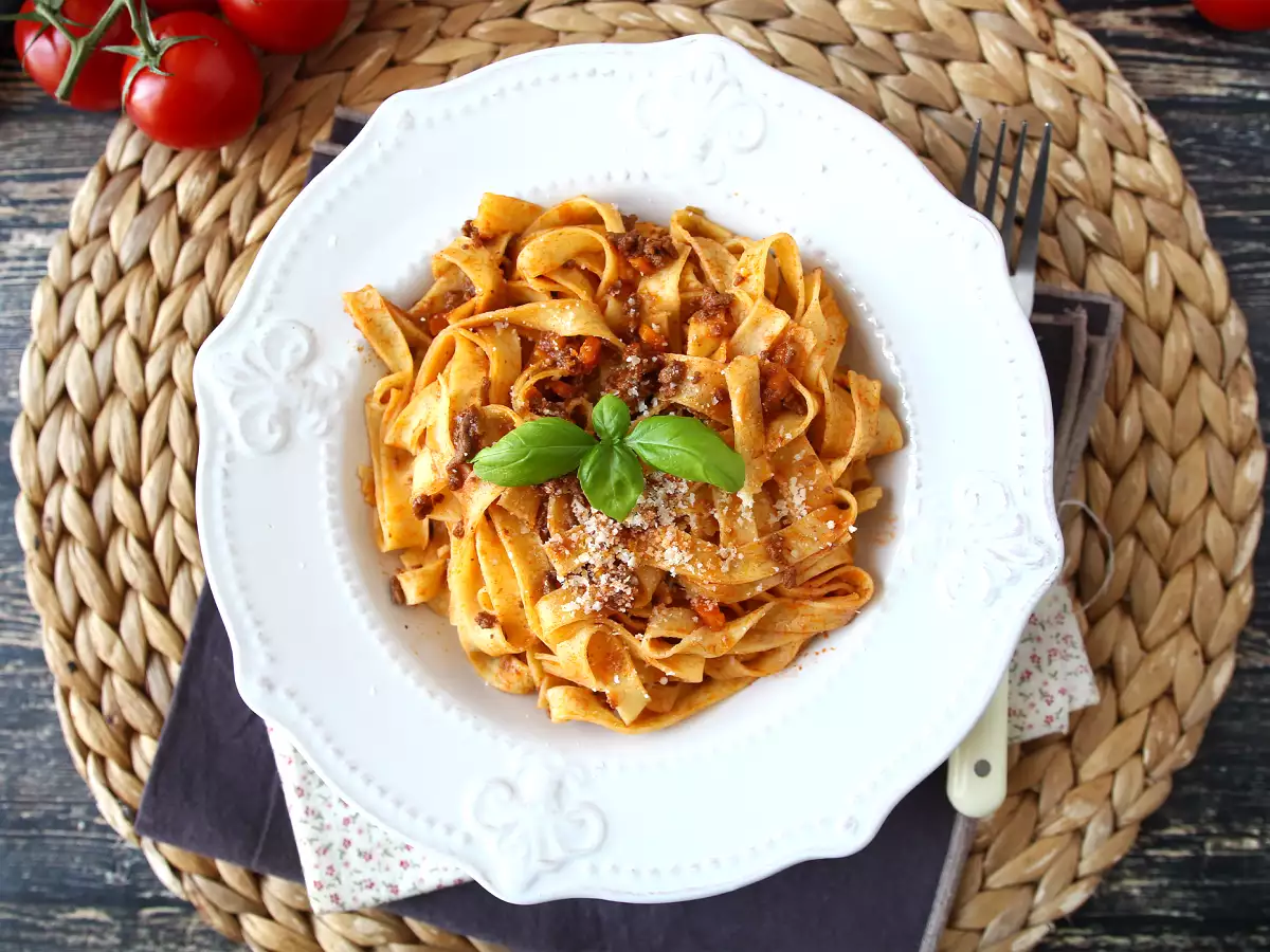 Bolonez soslu makarna - tagliatelle al ragù alla bolognese - fotoğraf 5