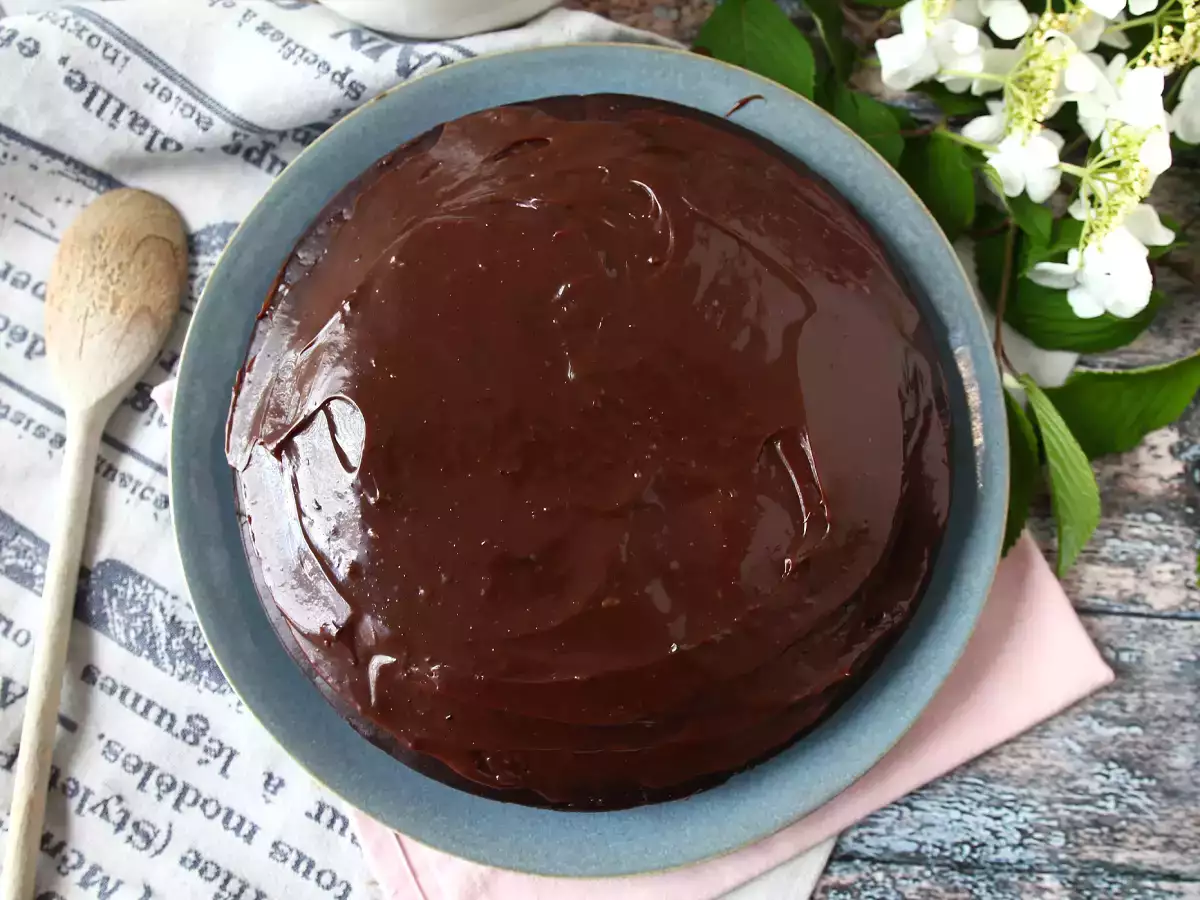 Brigadeiro kremalı, yumuşacık Nega Maluca keki - fotoğraf 4