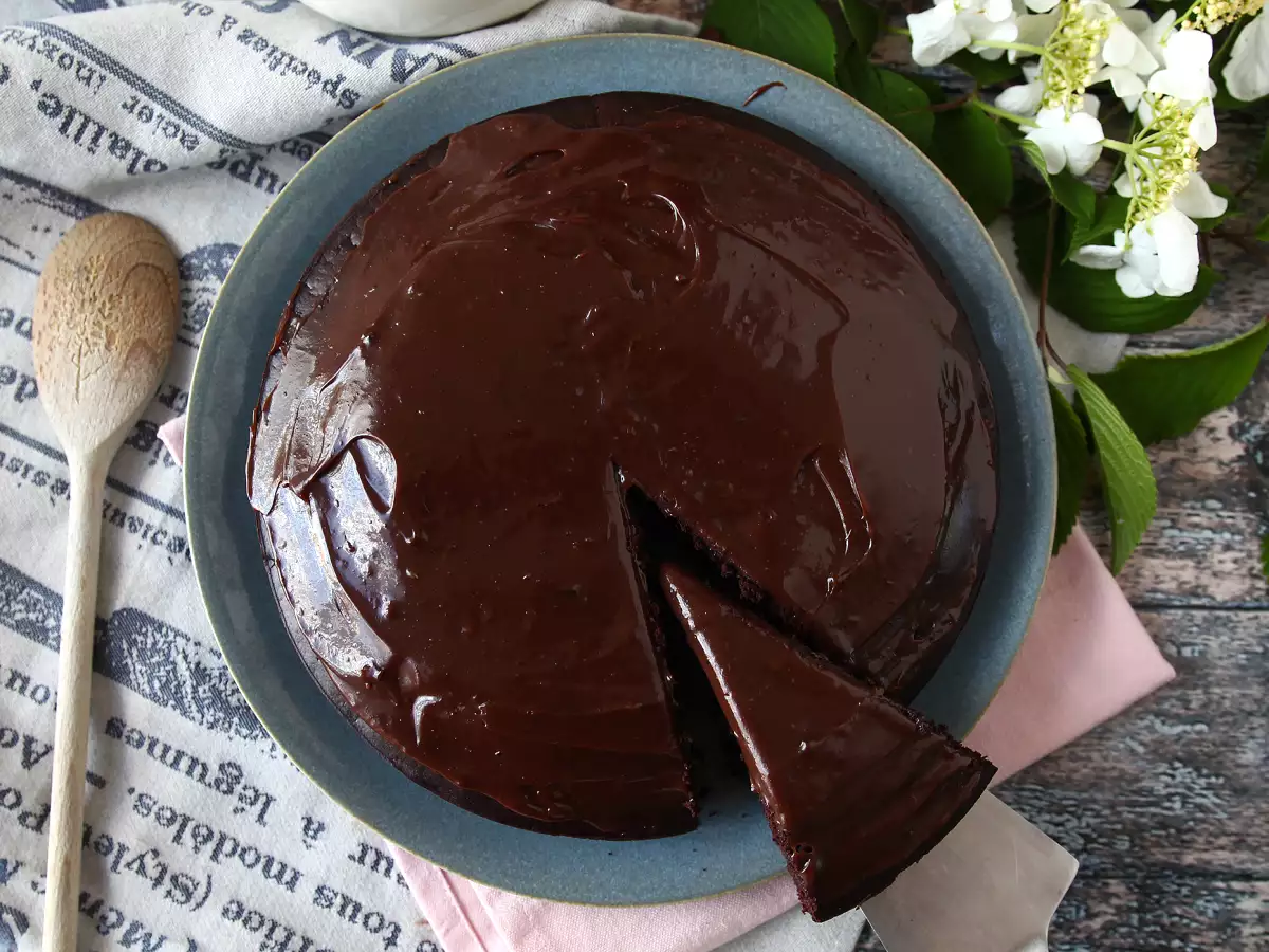 Brigadeiro kremalı, yumuşacık Nega Maluca keki - fotoğraf 6
