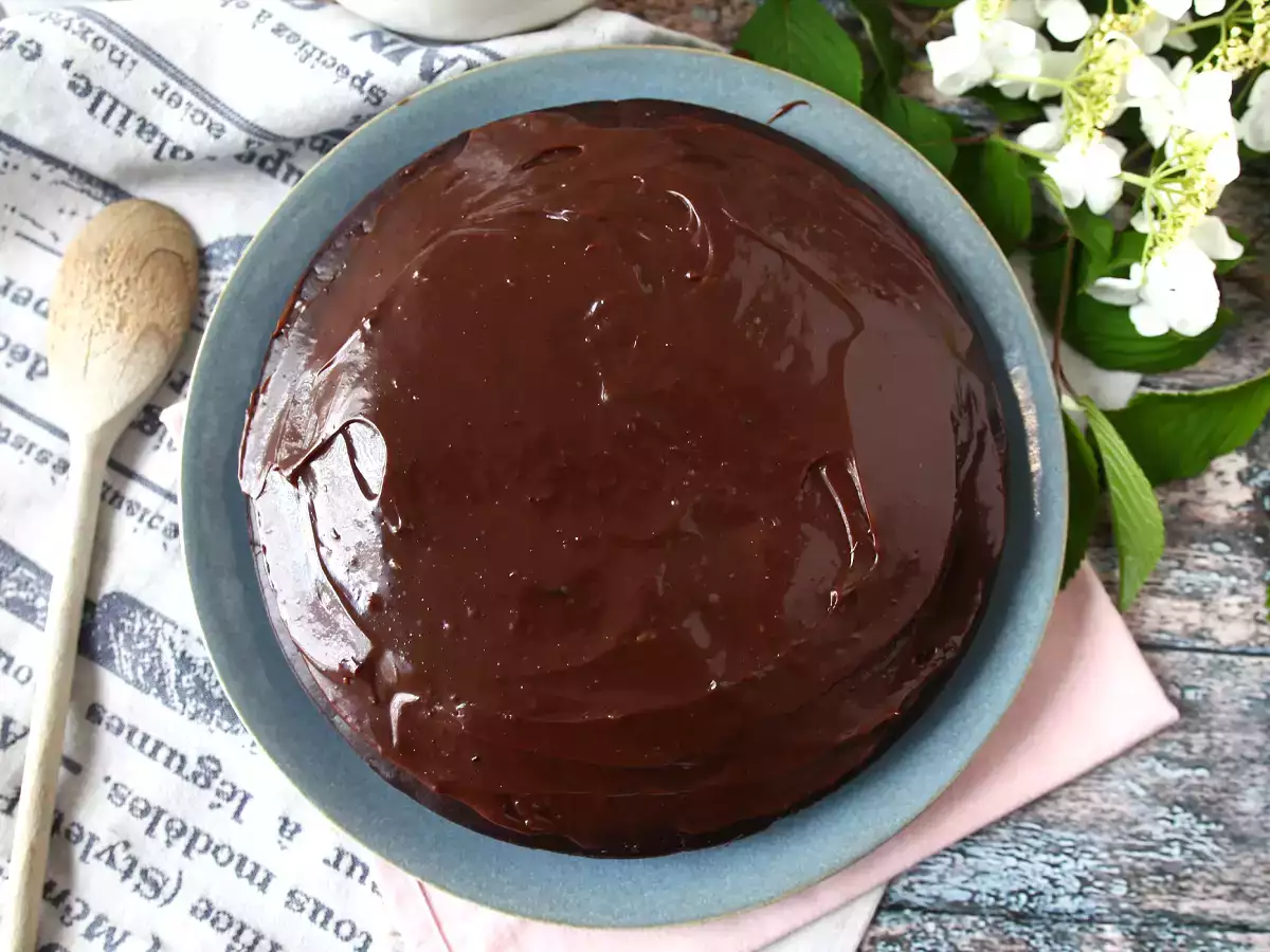 Brigadeiro kreması ile kabarık Nega Maluca keki - fotoğraf 4