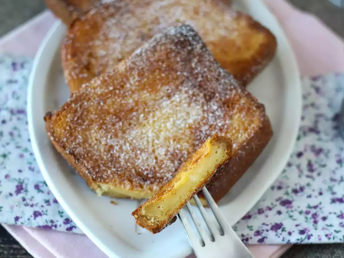 Brioche ekmeği ile fritözde Torrijas, karmaşık olmayan bir gelenek - fotoğraf 3