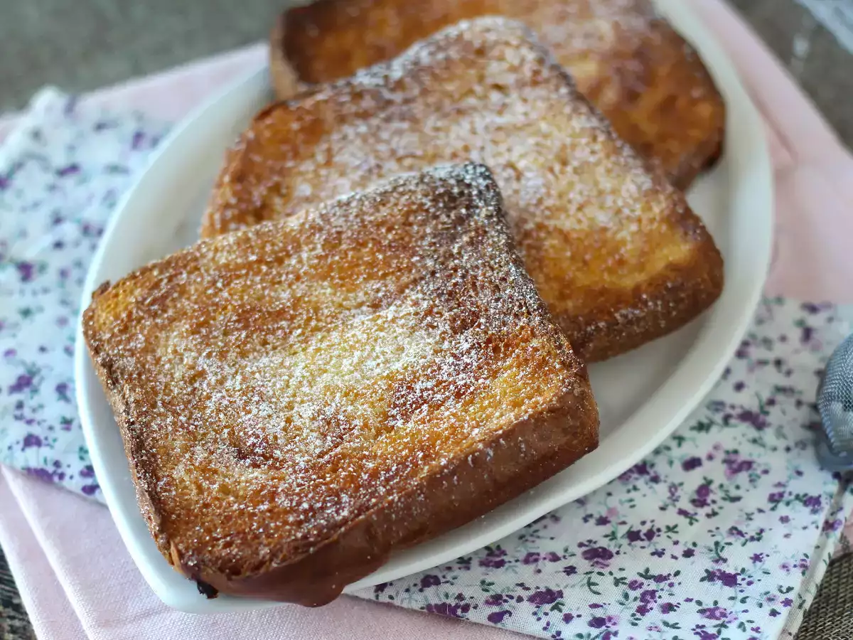 Brioche ekmeği ile fritözde Torrijas, karmaşık olmayan bir gelenek - fotoğraf 7