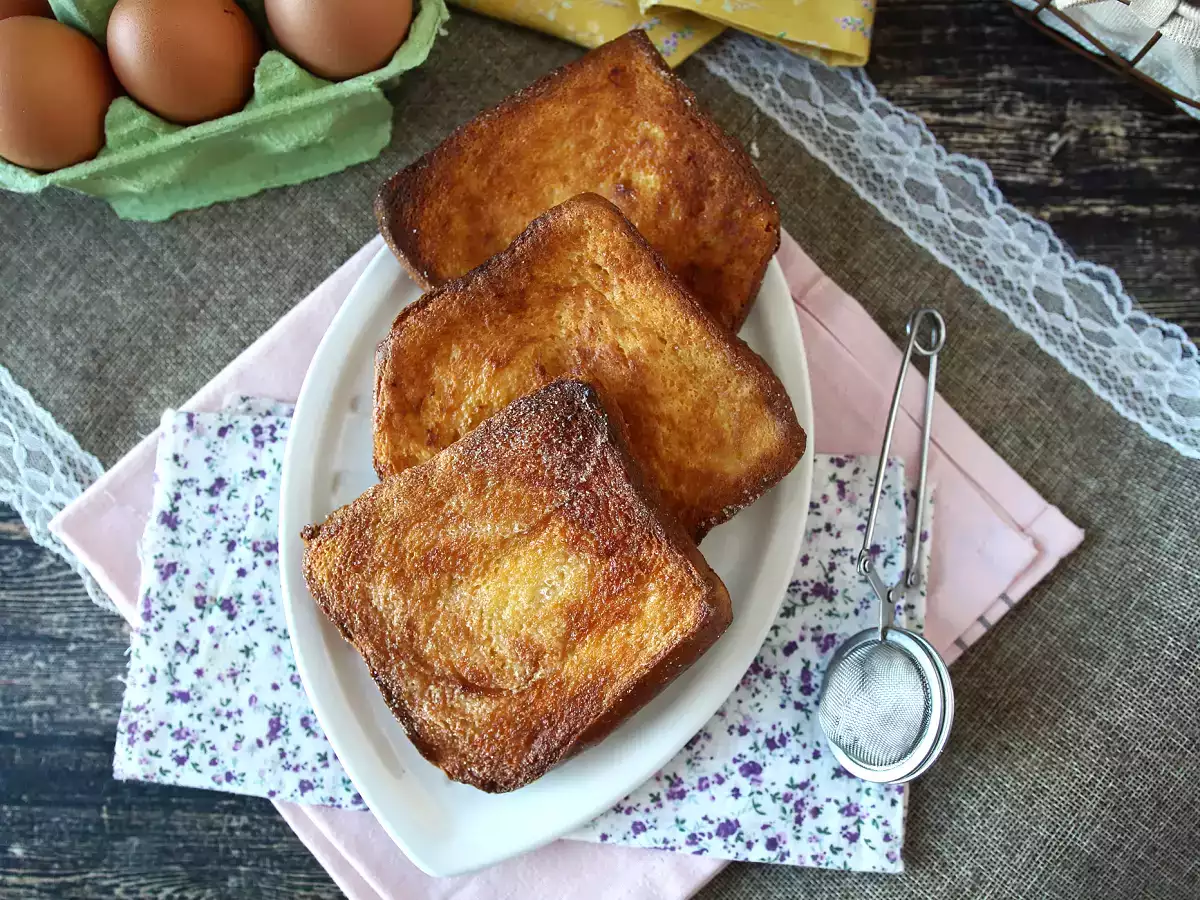 Brioche ekmeği ile fritözde Torrijas, karmaşık olmayan bir gelenek - fotoğraf 8