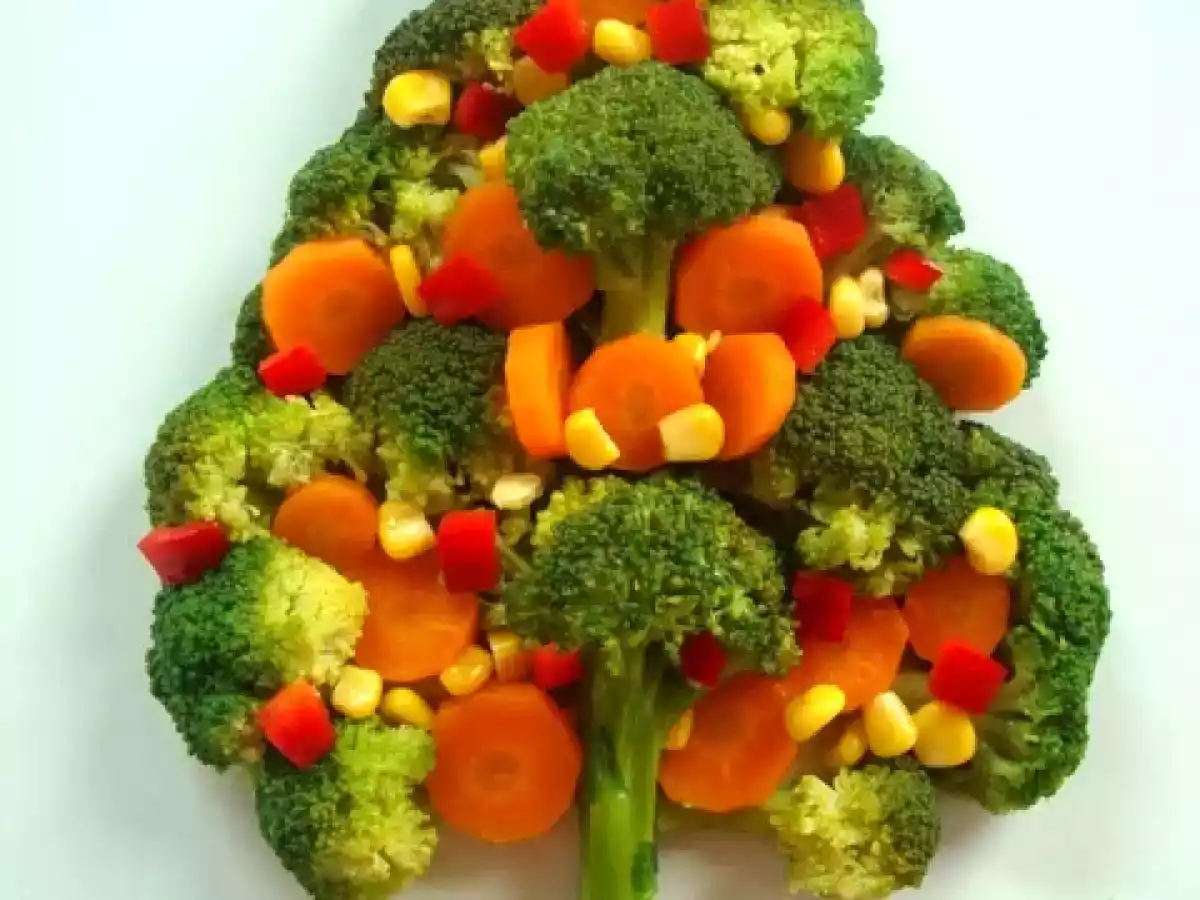 BROKOLİ AĞACI SALATASI