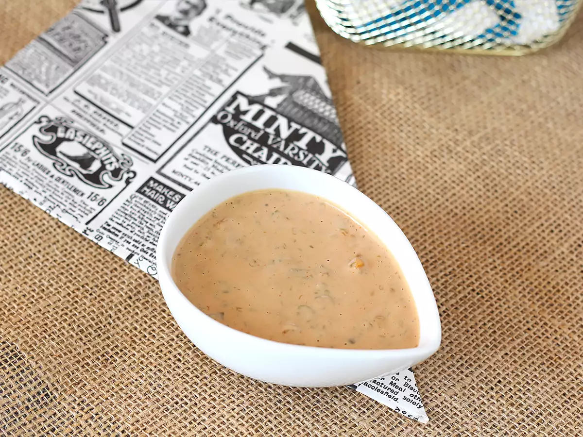 Burger sosu - Burgerler, patates kızartmaları, ızgaralar ve daha fazlası için mükemmel - fotoğraf 2