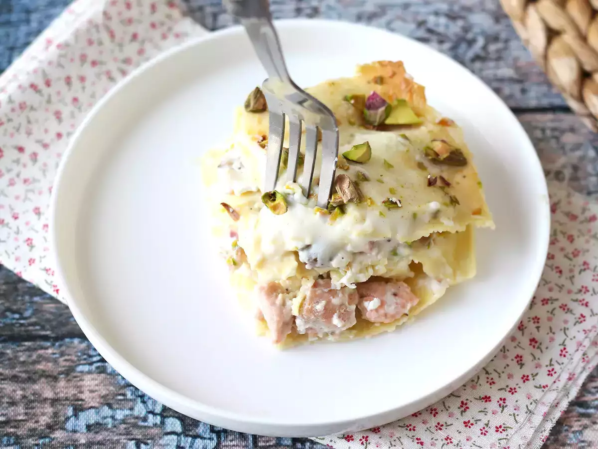 Burrata ve kremalı, çıtır antep fıstıklı somon lazanya - fotoğraf 6