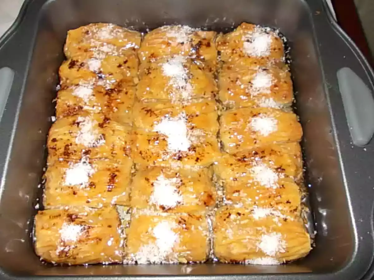 BÜZGÜLÜ BAKLAVA