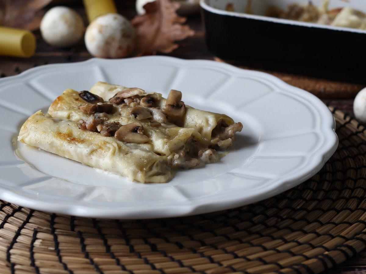 Cannelloni mantarı ve sosis