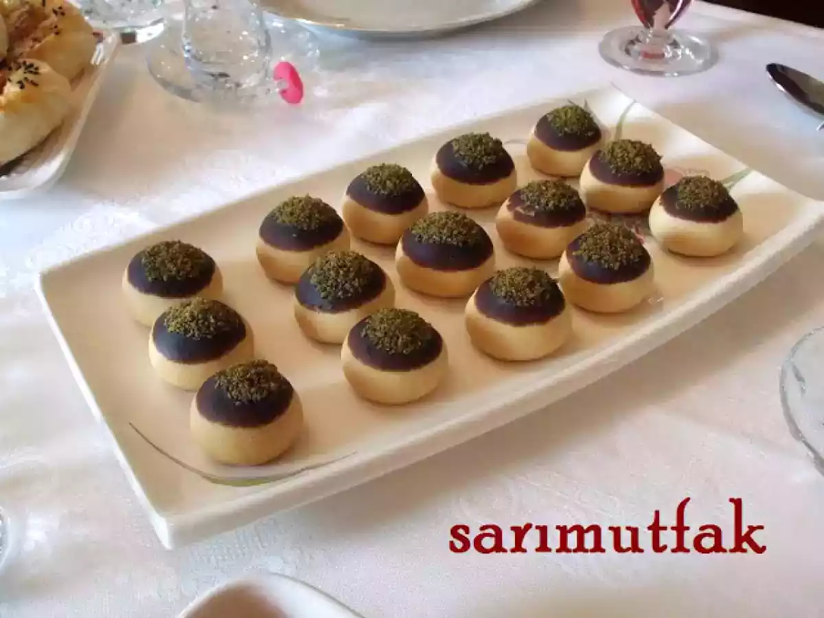 ÇAY DAVETİ MASAM VE ÇİKOLATA SOSLU TOP KURABİYELER - fotoğraf 2